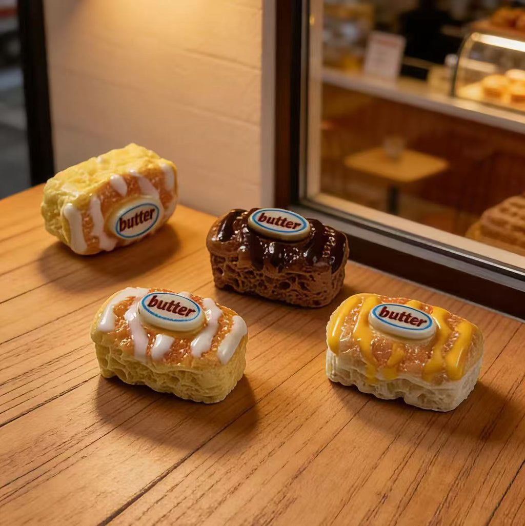 Mini drizzled sauce bread