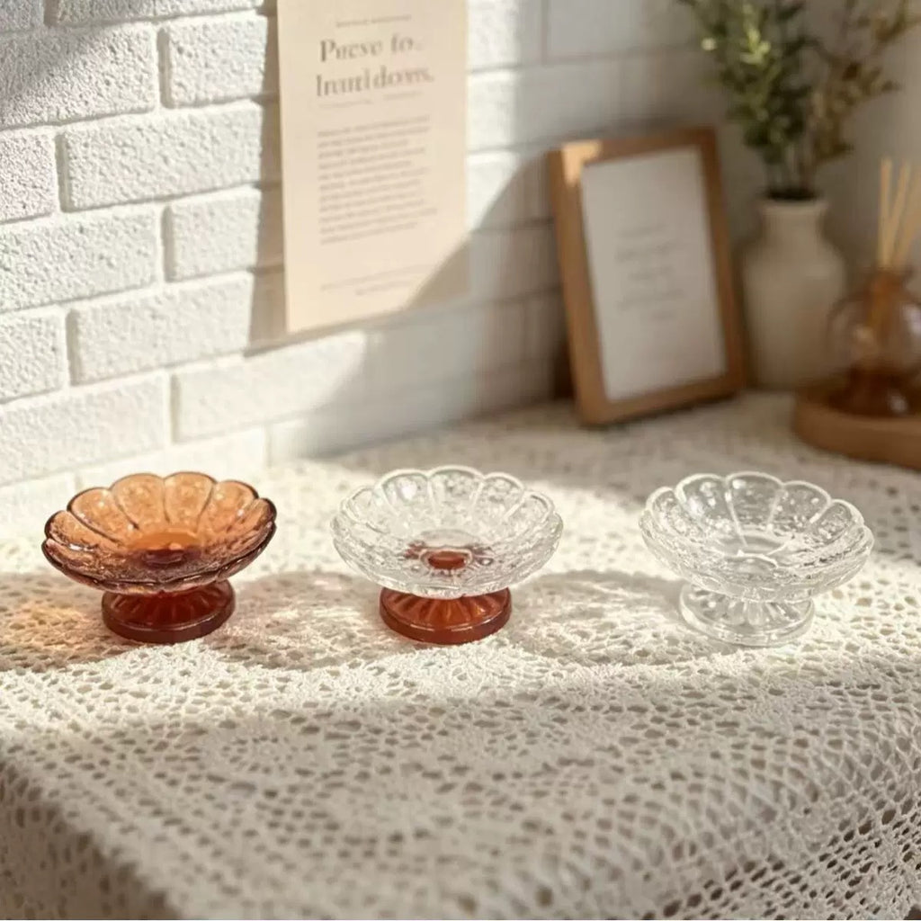 Raised tray