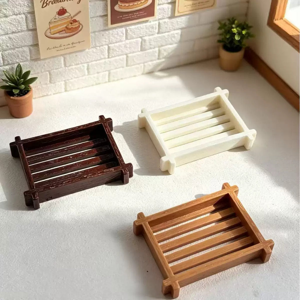 Three-color wood grain plate